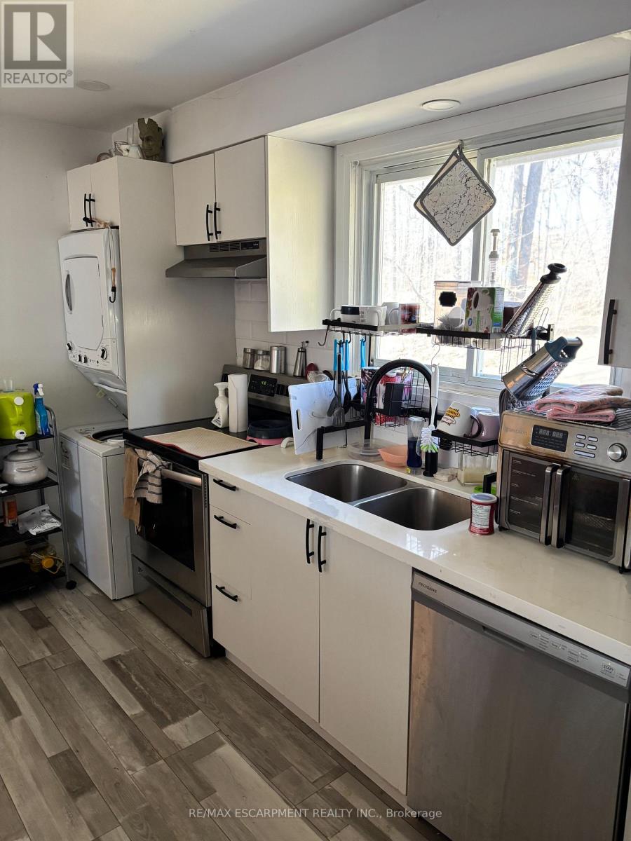 Upper - 118 Sutherland Street E, Haldimand, Ontario  N3W 1C6 - Photo 3 - X12939720