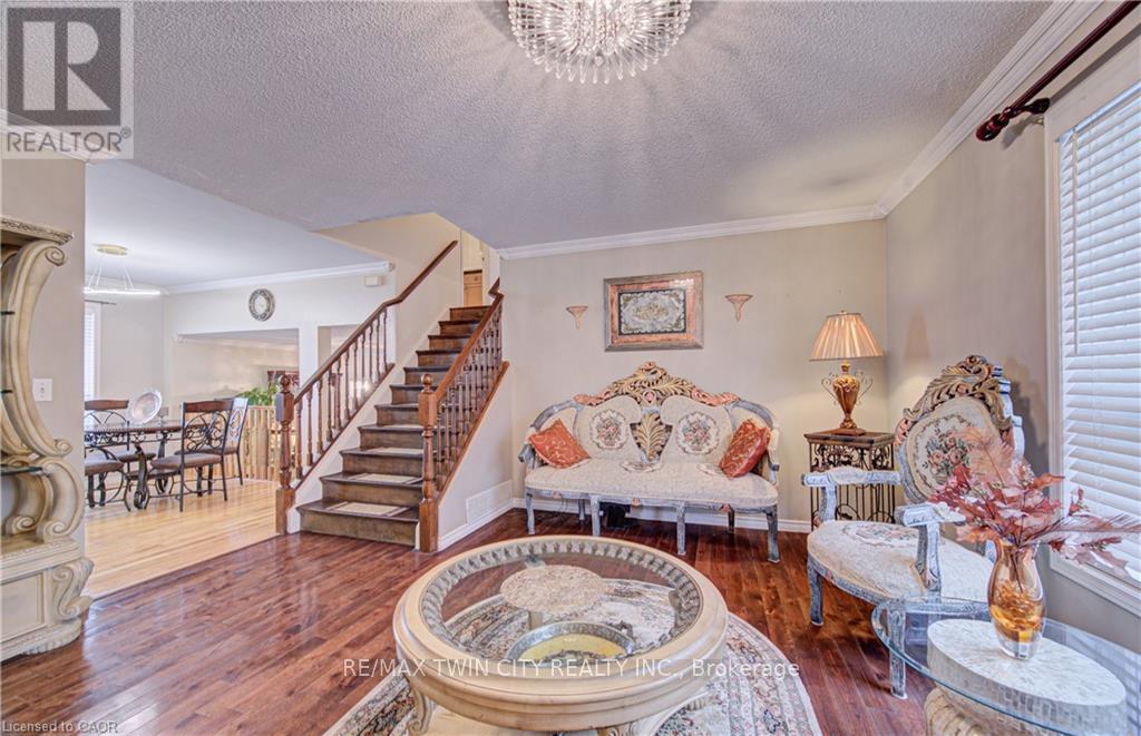 161 Farley Drive, Guelph, Ontario  N1L 1L7 - Photo 15 - X12939750