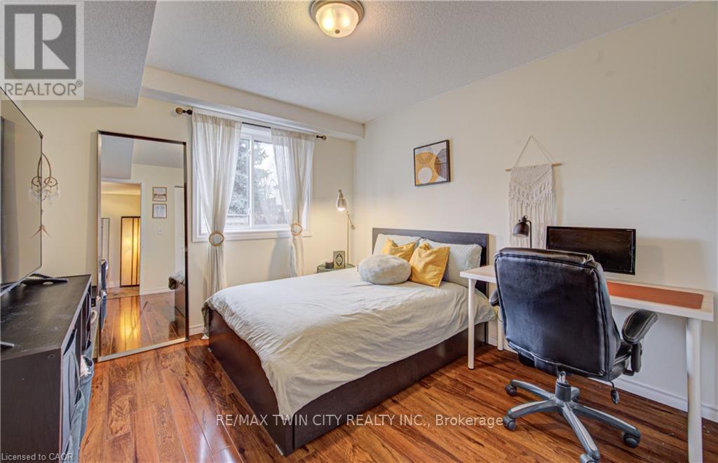 161 Farley Drive, Guelph, Ontario  N1L 1L7 - Photo 25 - X12939750