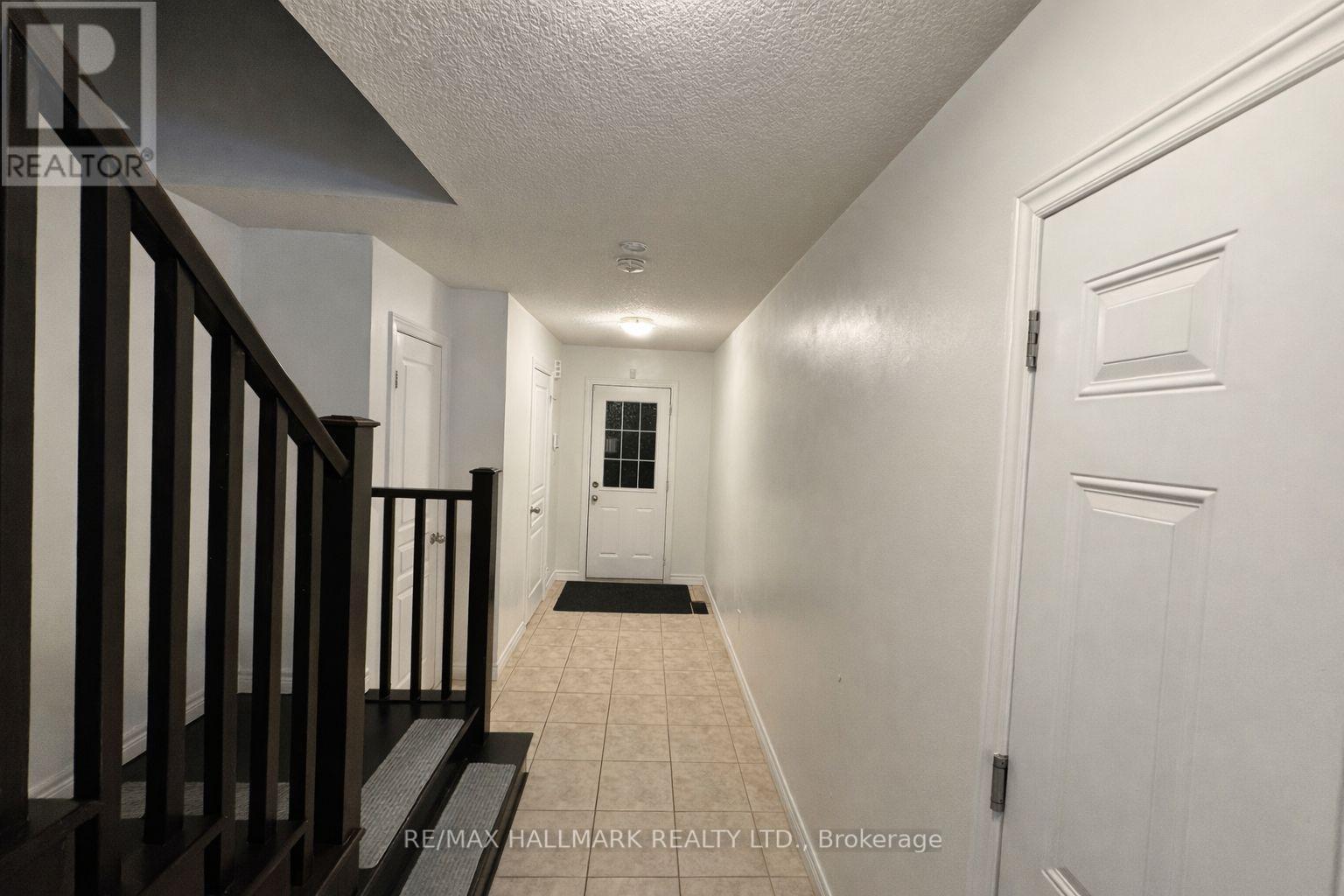 27 Waterbridge Street, Hamilton, Ontario  L8J 0E3 - Photo 3 - X12939768