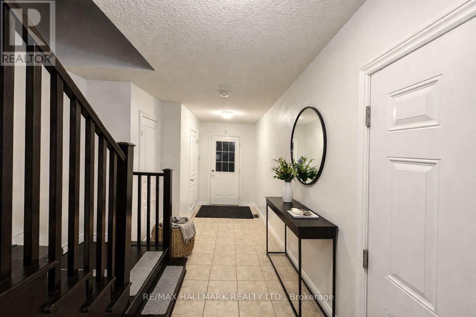 27 Waterbridge Street, Hamilton, Ontario  L8J 0E3 - Photo 4 - X12939768