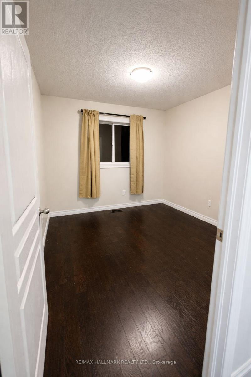 27 Waterbridge Street, Hamilton, Ontario  L8J 0E3 - Photo 8 - X12939768