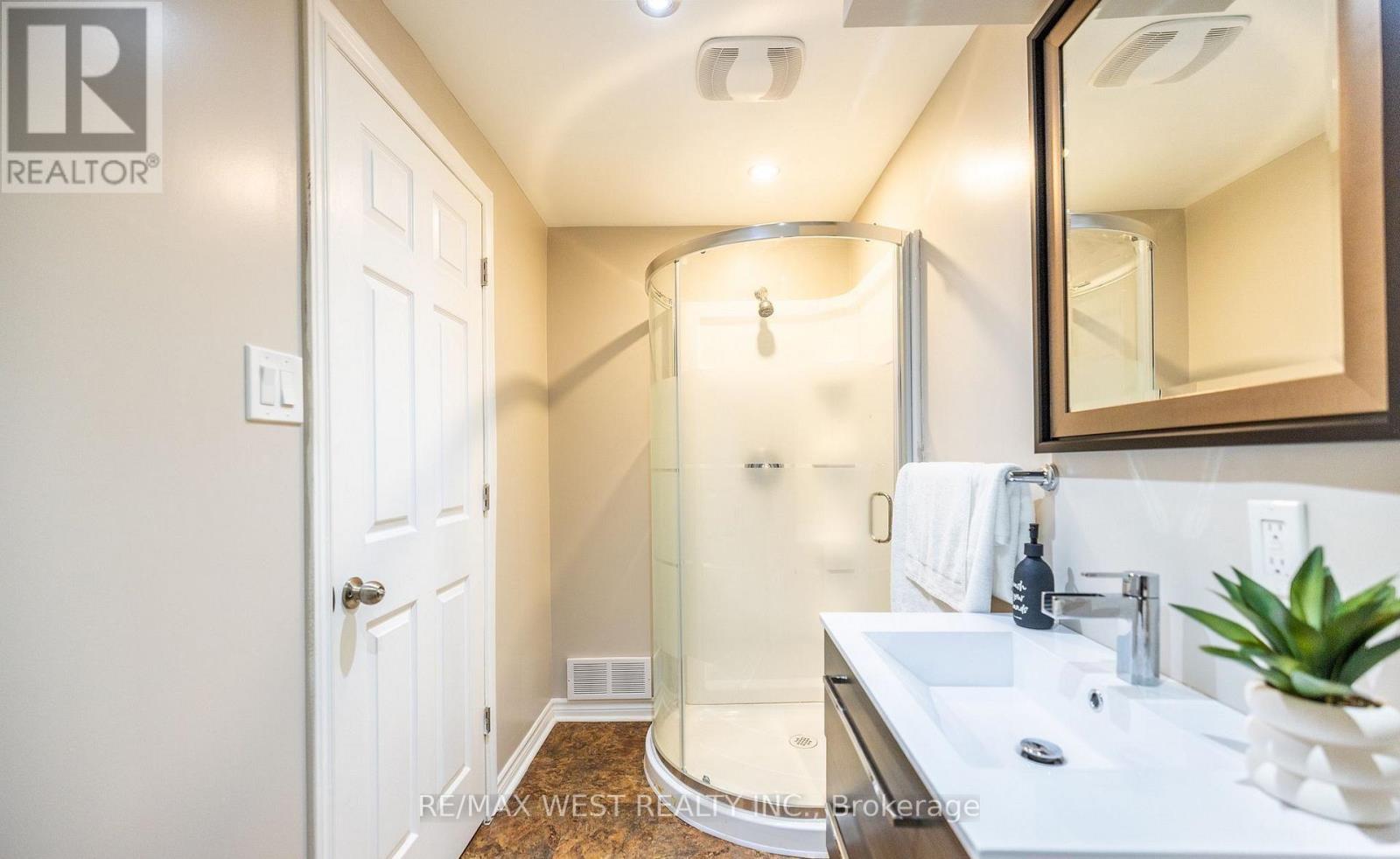 214 Castlegarth Crescent, Ottawa, Ontario  K2J 5N6 - Photo 17 - X12939770