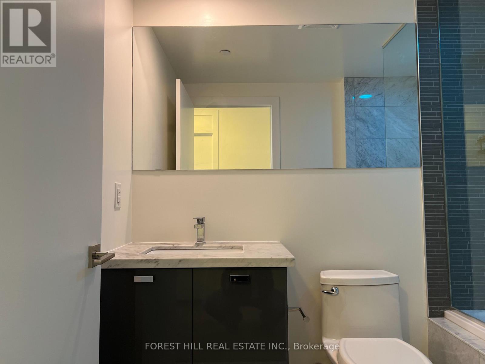 2105 - 32 Davenport Road, Toronto, Ontario  M5R 1H3 - Photo 11 - C12936600