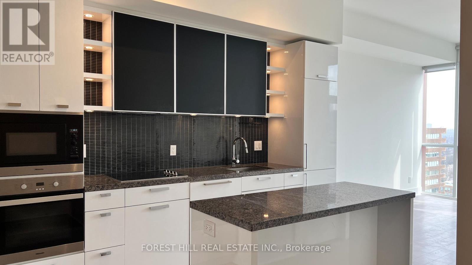 2105 - 32 Davenport Road, Toronto, Ontario  M5R 1H3 - Photo 2 - C12936600