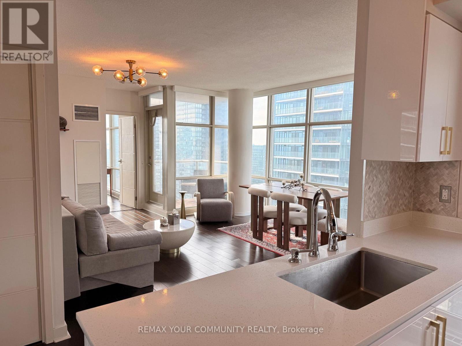 3703 - 10 Navy Wharf Court, Toronto, Ontario  M5V 3V2 - Photo 5 - C12939584