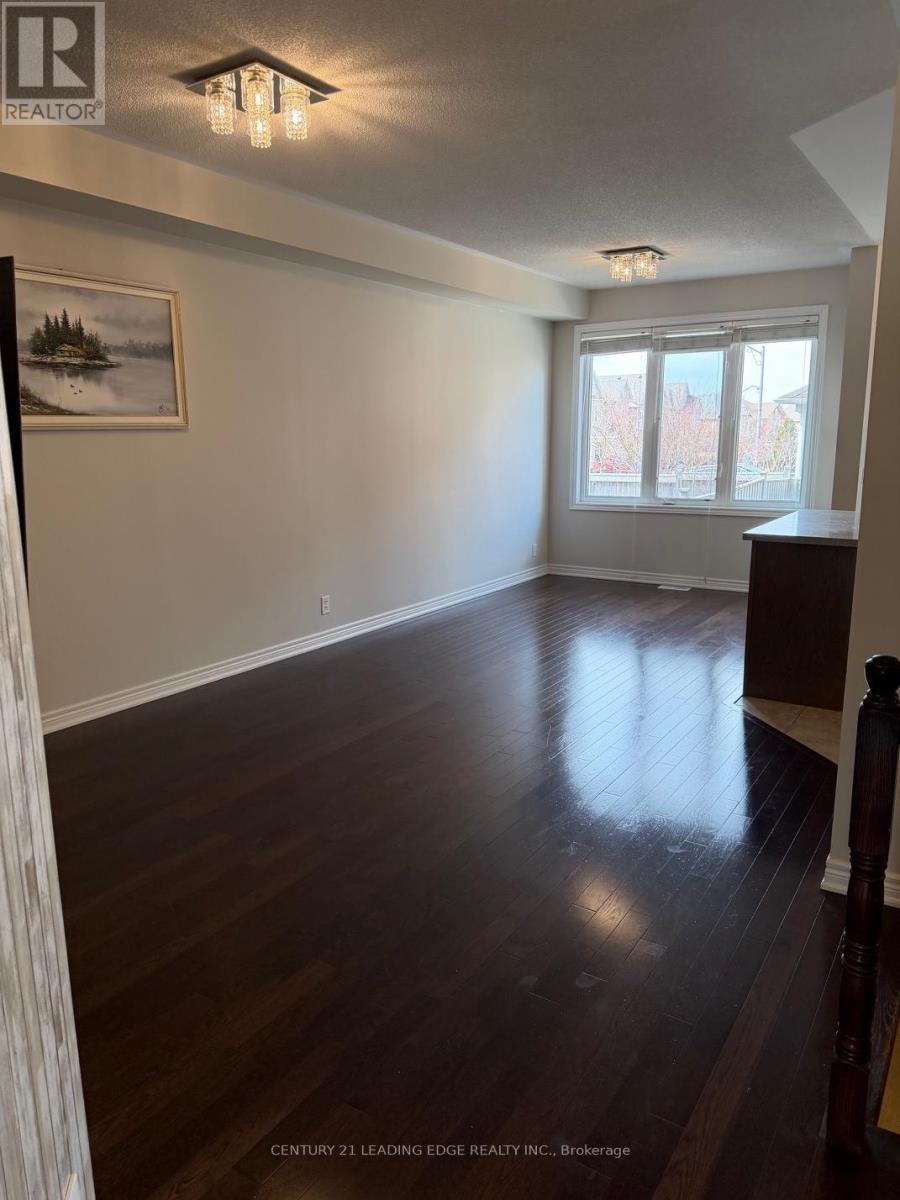 97 Thatcher Crescent, East Gwillimbury, Ontario  L9N 0B9 - Photo 4 - N12883994