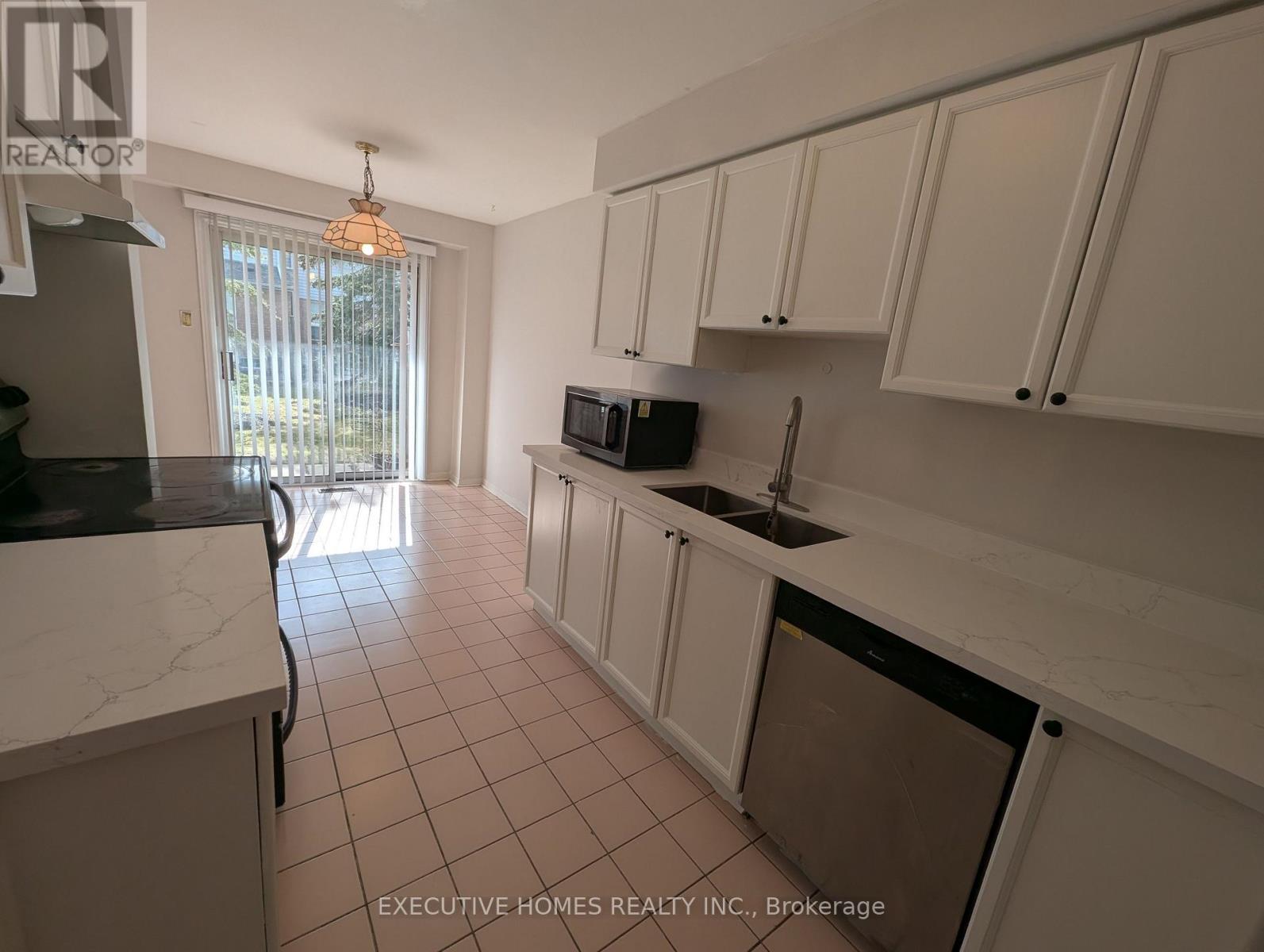 86 - 2550 Thomas Street, Mississauga, Ontario  L5M 5N8 - Photo 3 - W12891774