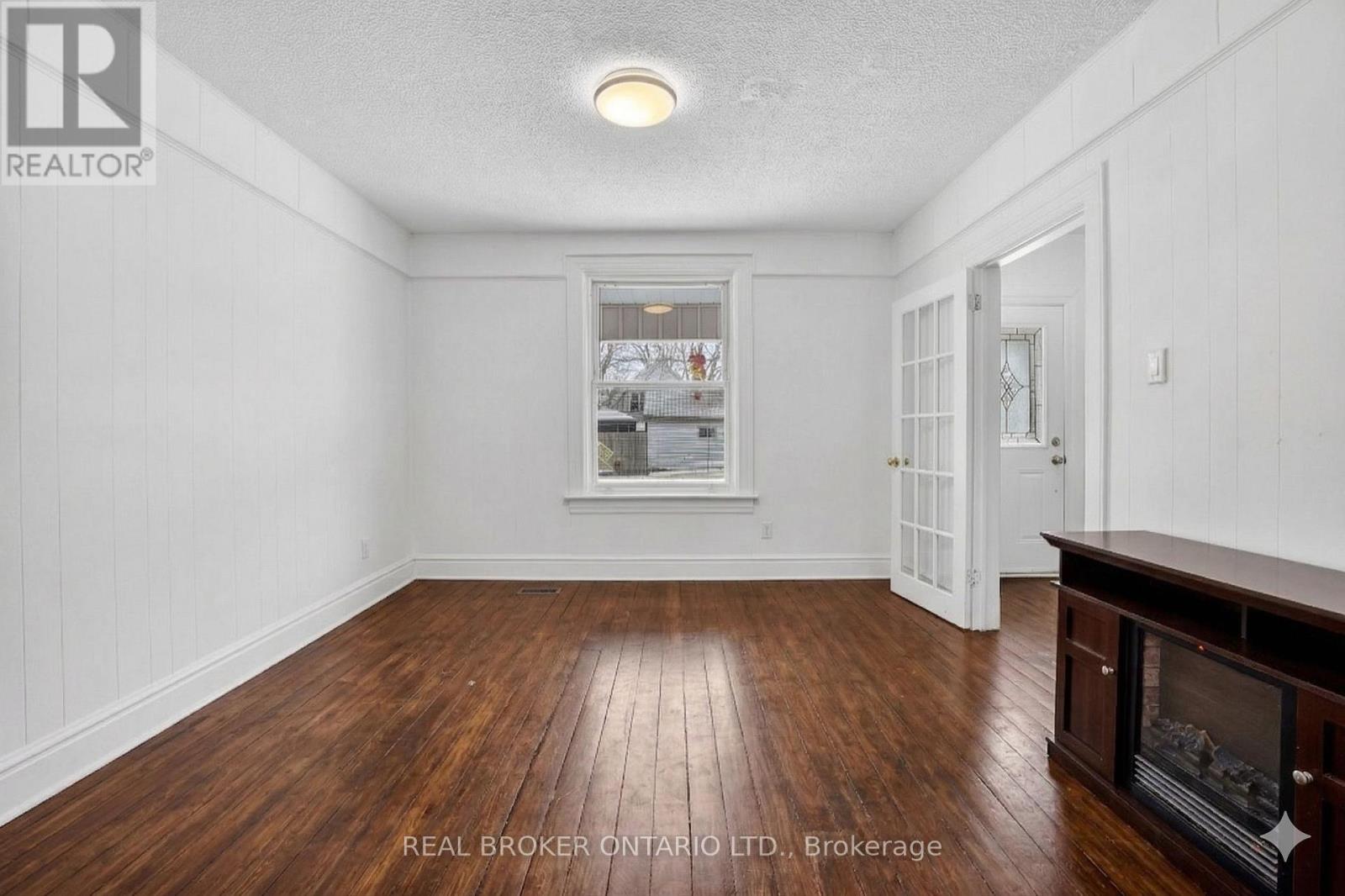 53-55 Wellington Street, Halton Hills, Ontario  L7J 2H1 - Photo 5 - W12902812