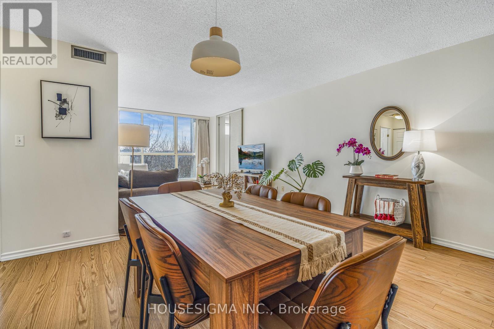 438 - 22 Southport Street, Toronto, Ontario  M6S 4Y9 - Photo 8 - W12937982