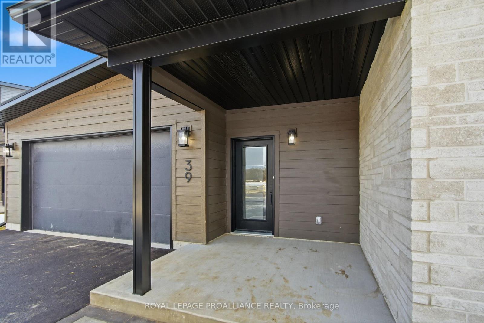 39 Fraser Drive, Quinte West, Ontario  K0K 1E0 - Photo 3 - X12642808