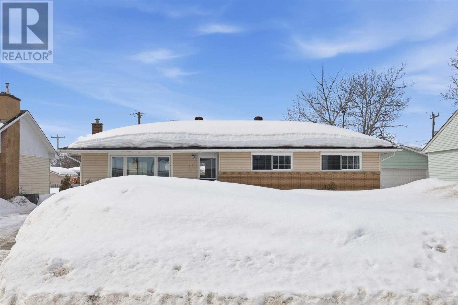 13 Cartier St, Sault Ste. Marie, Ontario  P6B 3K1 - Photo 2 - SM260580