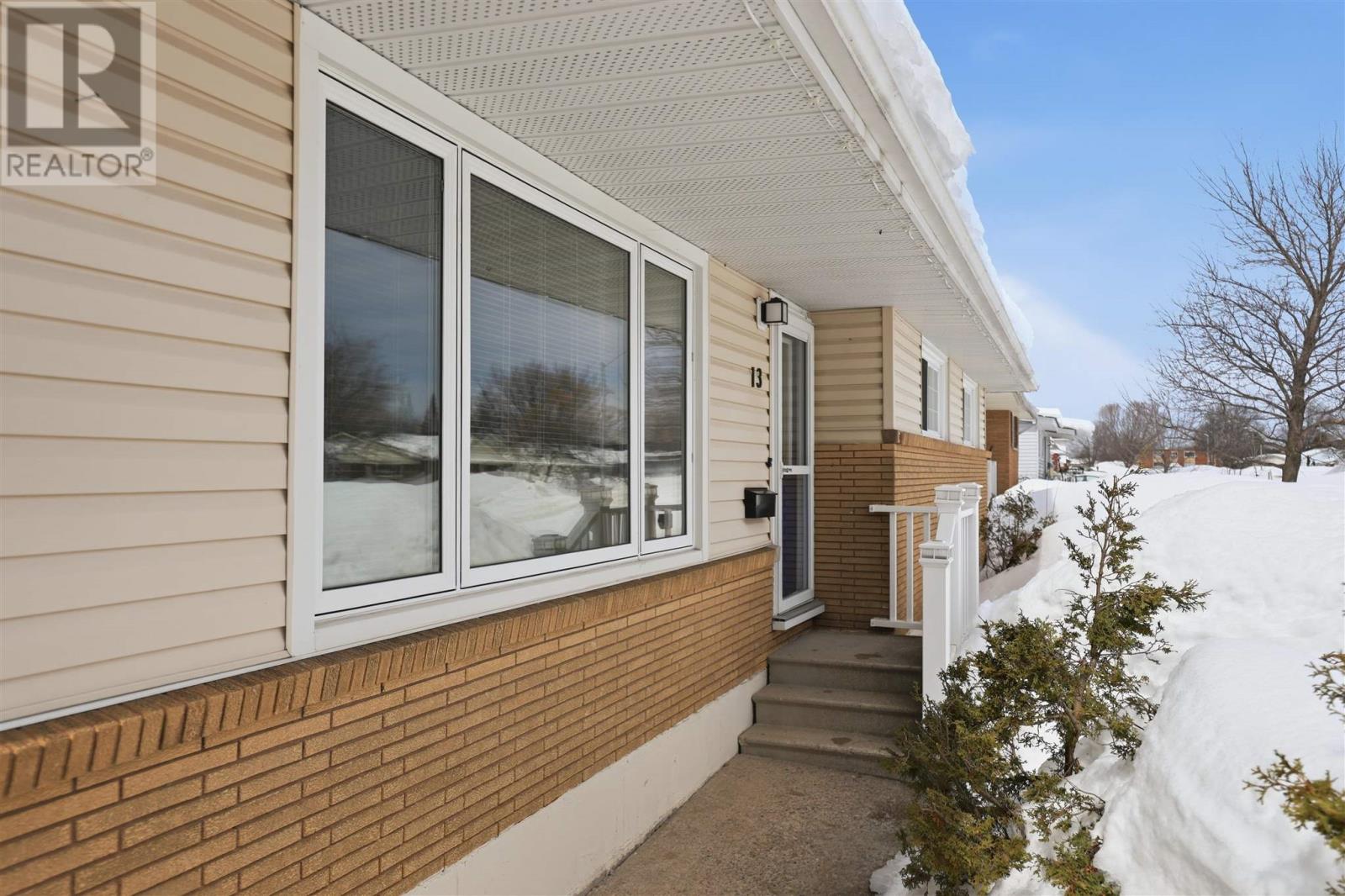 13 Cartier St, Sault Ste. Marie, Ontario  P6B 3K1 - Photo 3 - SM260580