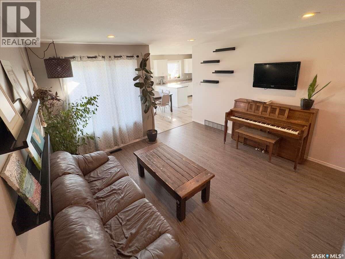 121 Martens Crescent, Warman, Saskatchewan  S0K 4S3 - Photo 4 - SK019991