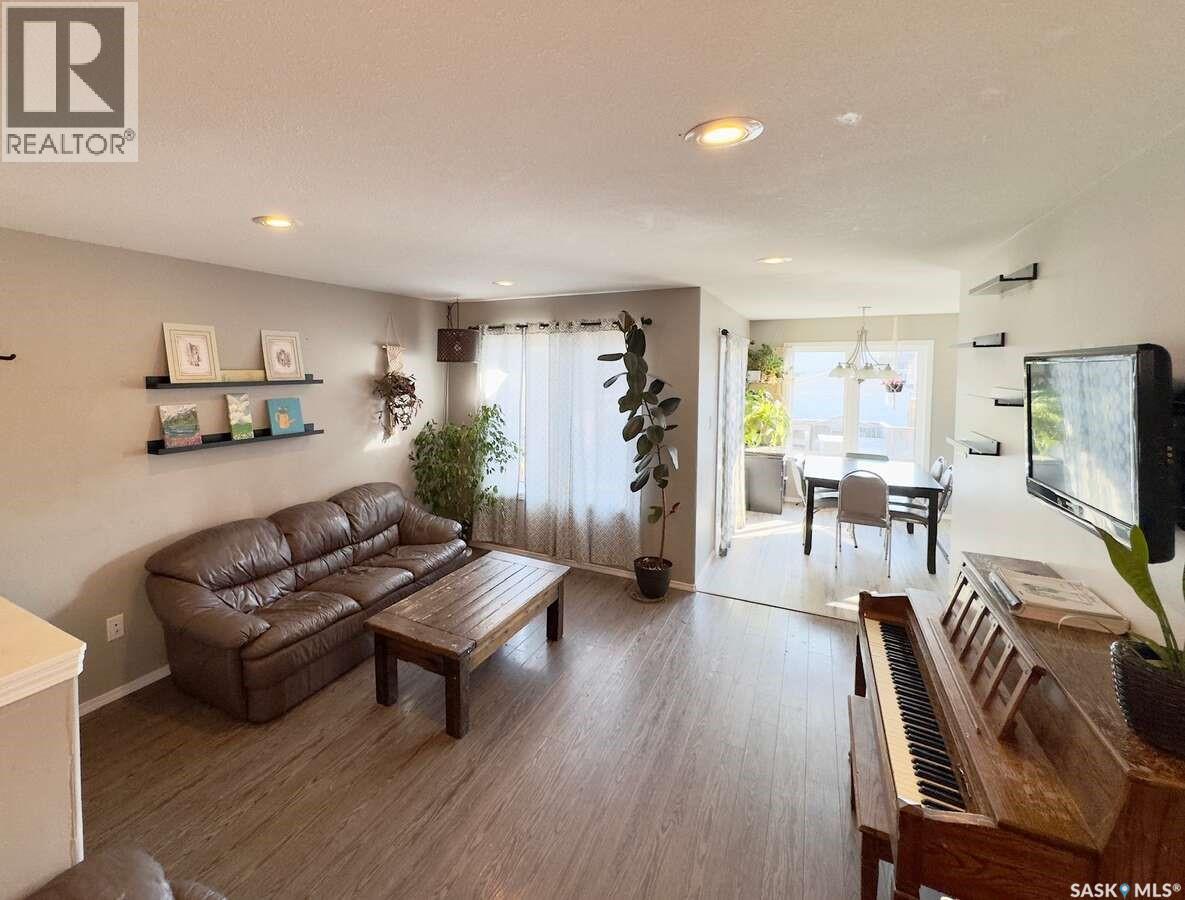 121 Martens Crescent, Warman, Saskatchewan  S0K 4S3 - Photo 3 - SK019991