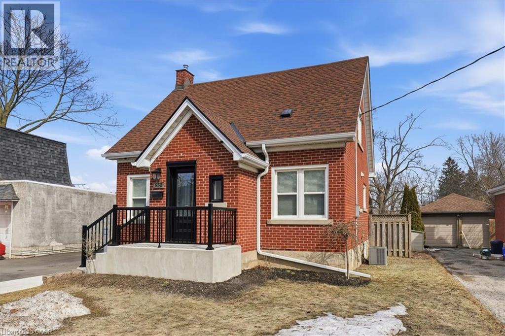 652 Weber Street E, Kitchener, Ontario  N2H 1H2 - Photo 2 - 40811141