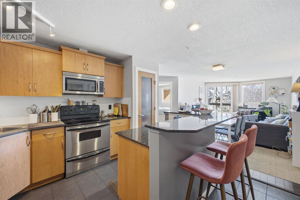 212, 317 19 Avenue SW, Calgary, Alberta  T2S 0E1 - Photo 4 - A2293757