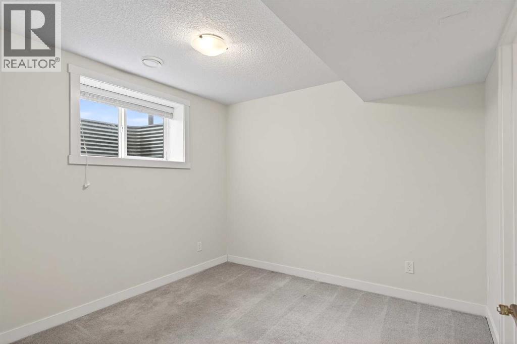 401 South Point Glen SW, Airdrie, Alberta  T4B 4L1 - Photo 37 - A2297349