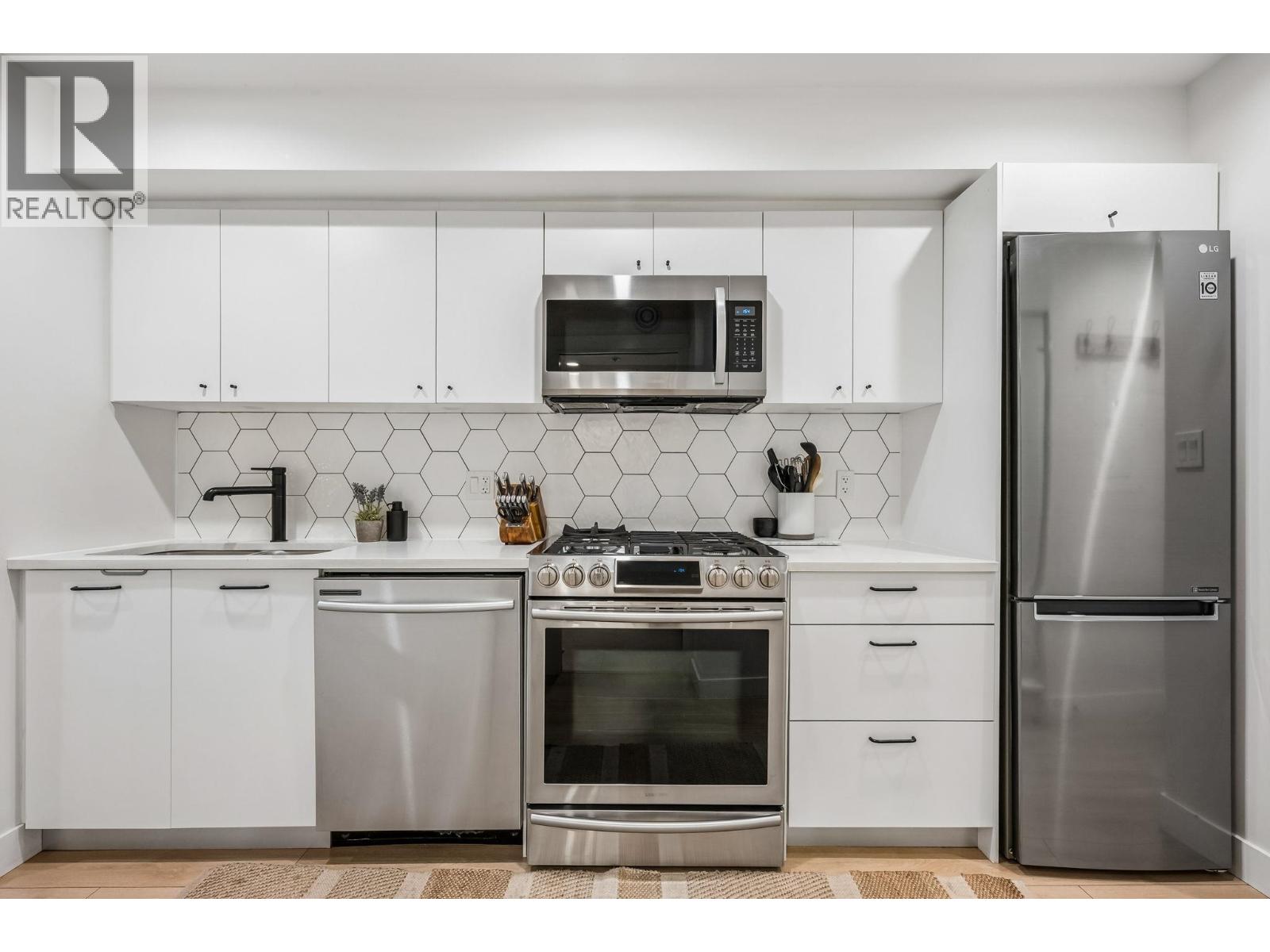 201 1519 Crown Street, North Vancouver, British Columbia  V7J 1G6 - Photo 14 - R3105252