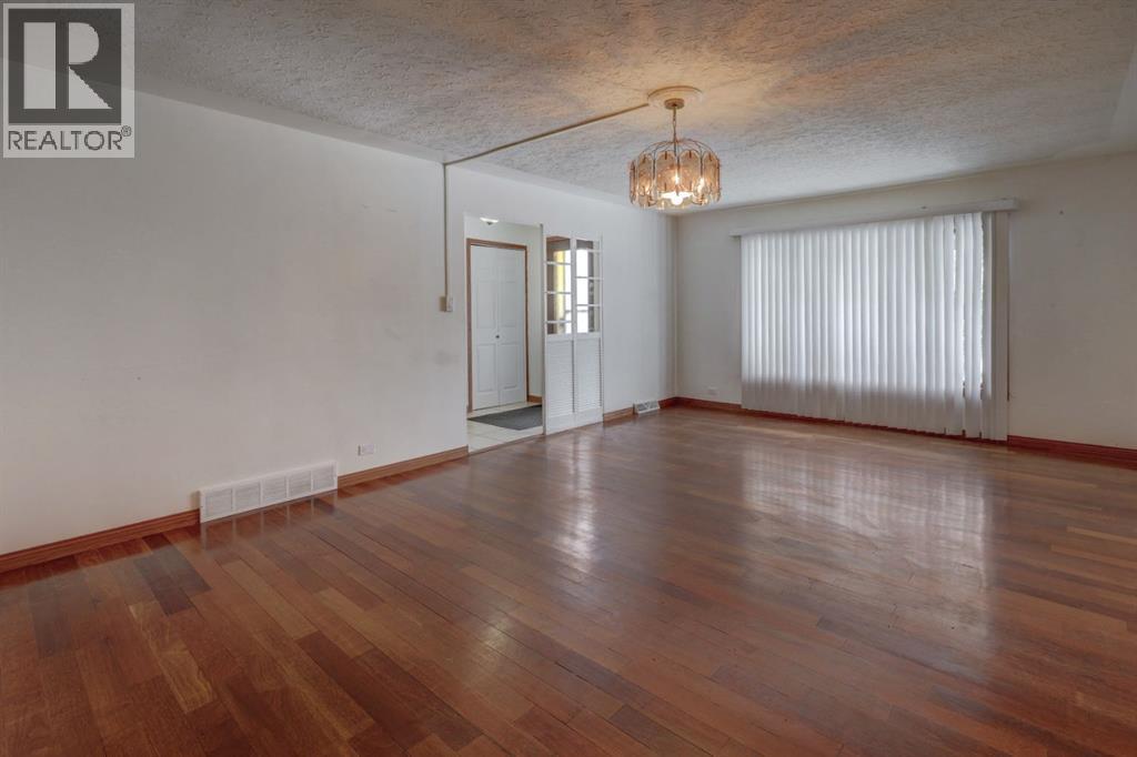 1708 29 Street SW, Calgary, Alberta  T3C 1M4 - Photo 9 - A2290538