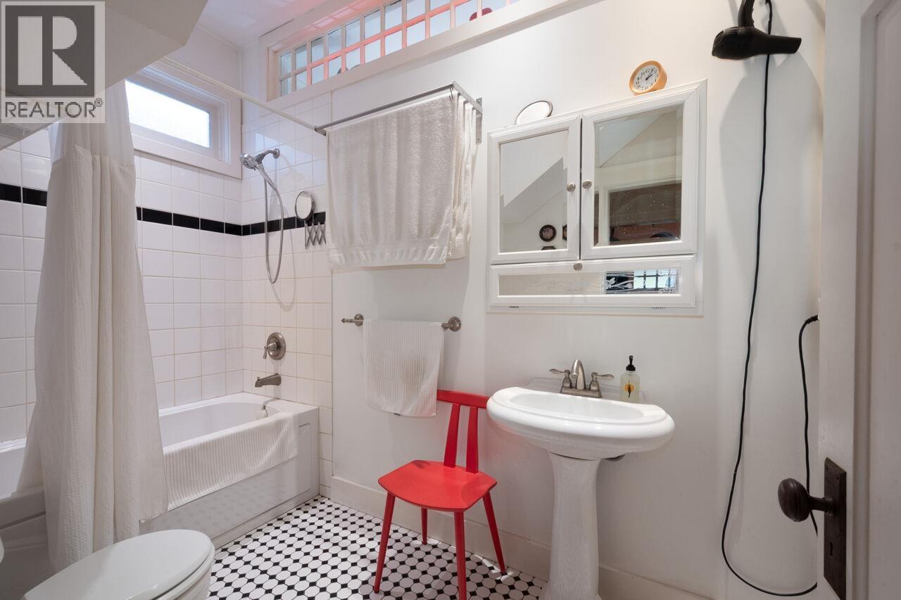 2912-14 W 3rd Avenue, Vancouver, British Columbia  V6K 1M7 - Photo 22 - R3105271