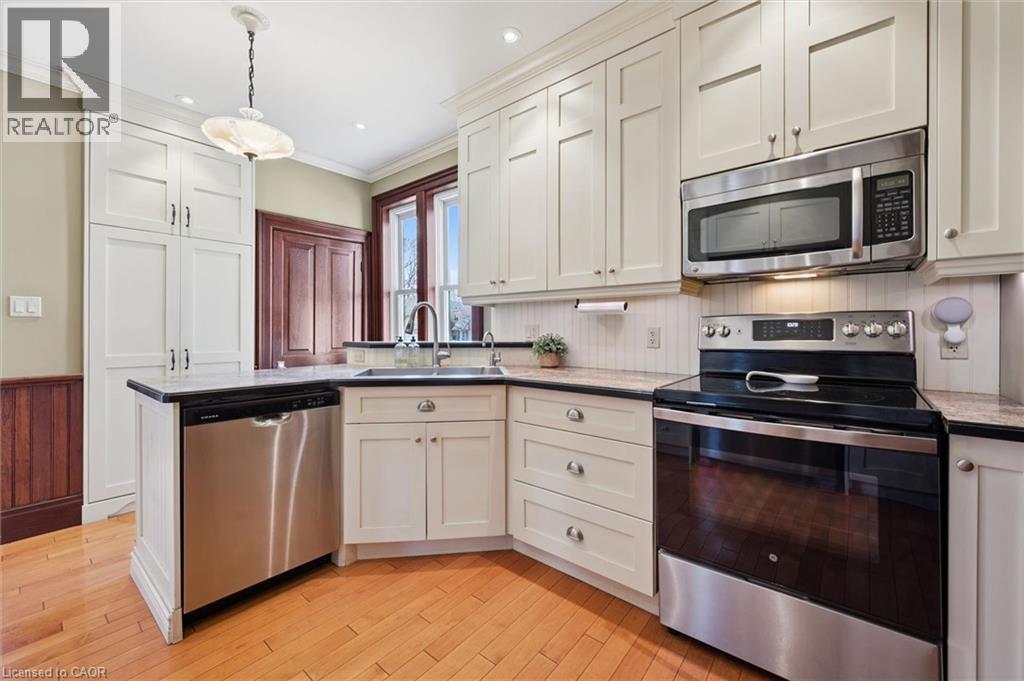 20 Linden Avenue, Kitchener, Ontario  N2G 2A4 - Photo 13 - 40800816