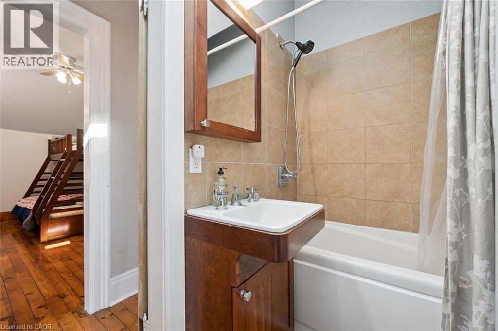 20 Linden Avenue, Kitchener, Ontario  N2G 2A4 - Photo 26 - 40800816