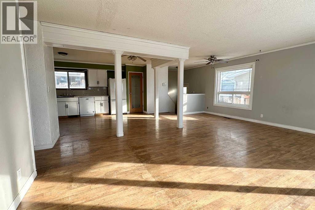 6 Hillside Avenue, Swan Hills, Alberta  T0G 2C0 - Photo 4 - A2294162