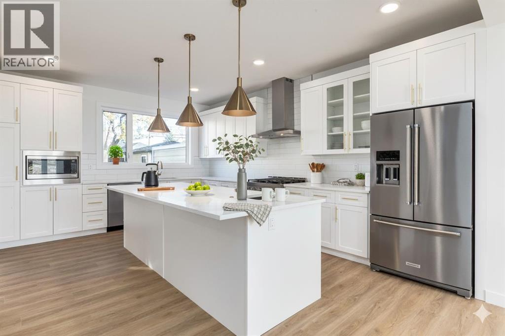 2520 21 Avenue SW, Calgary, Alberta  T3E 0H3 - Photo 2 - A2293876