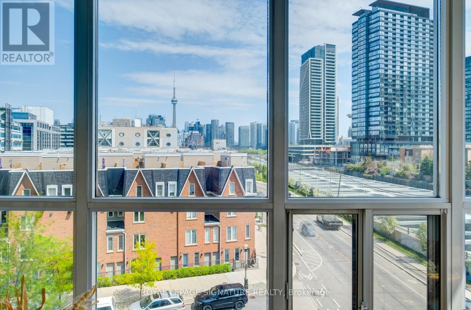 510 - 1 Shaw Street, Toronto, Ontario  M6K 0A1 - Photo 18 - C12939800