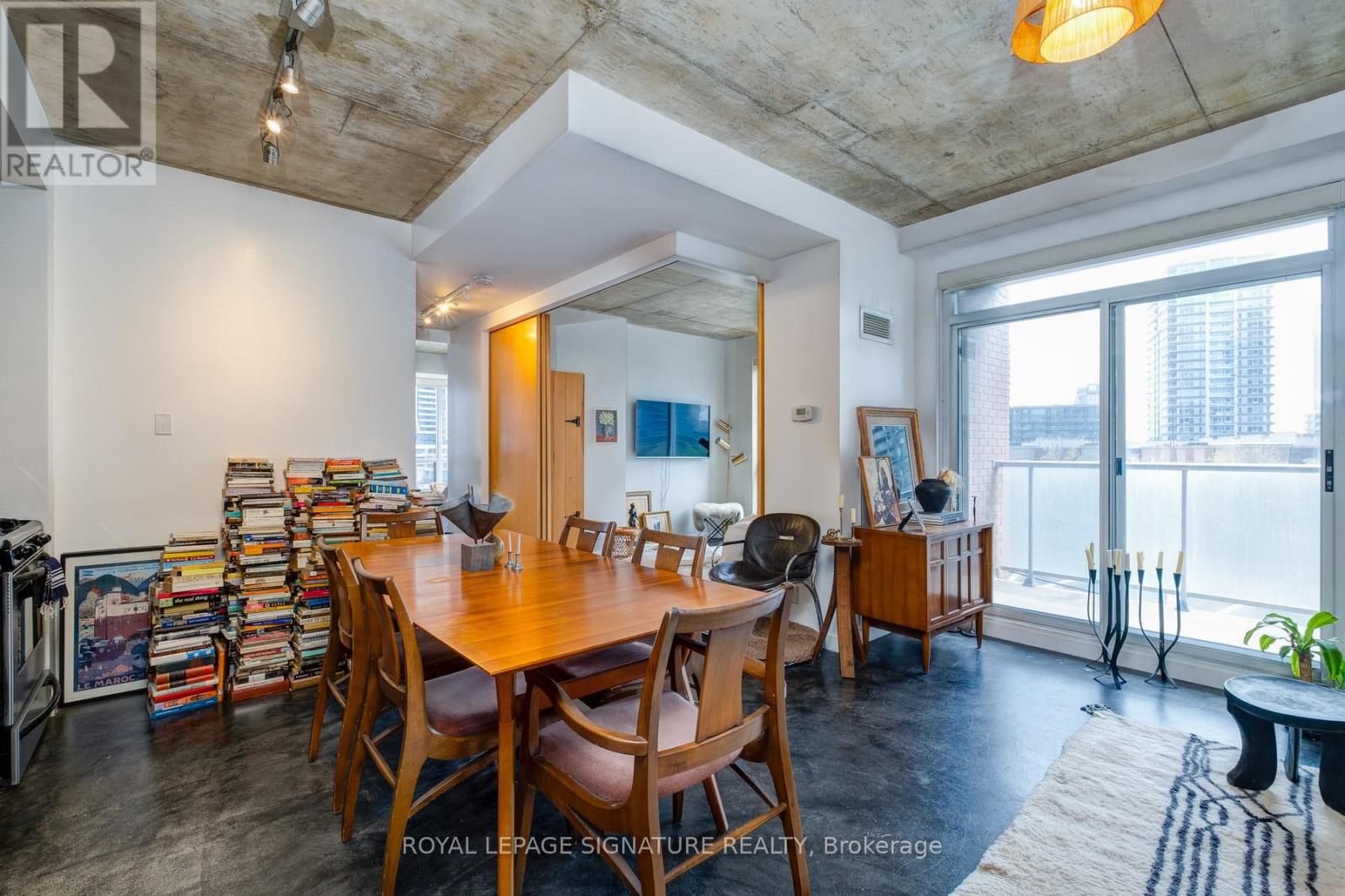 510 - 1 Shaw Street, Toronto, Ontario  M6K 0A1 - Photo 2 - C12939800