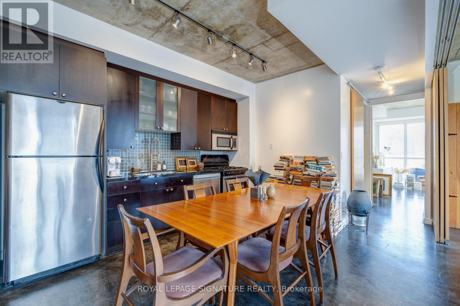 510 - 1 Shaw Street, Toronto, Ontario  M6K 0A1 - Photo 3 - C12939800