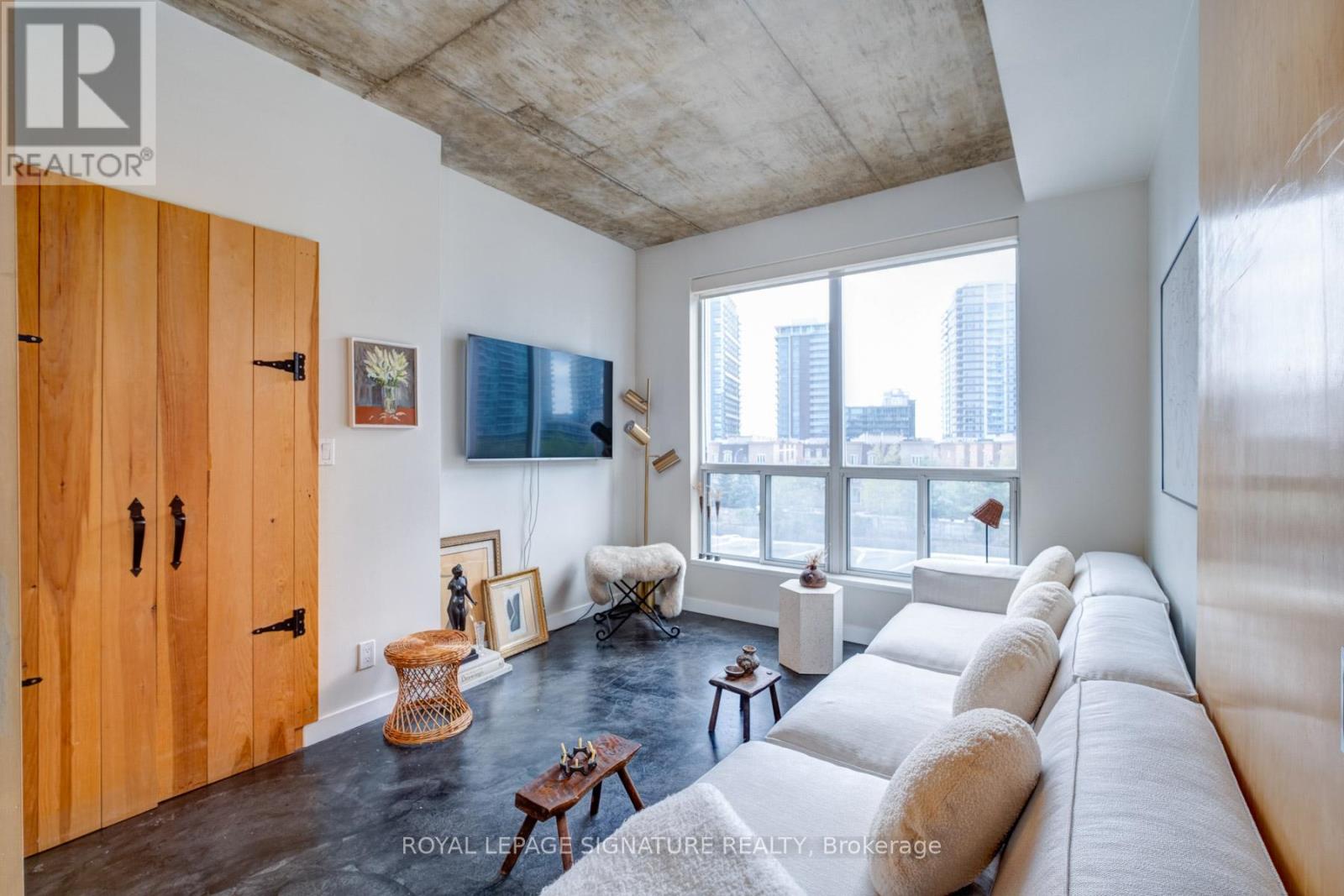 510 - 1 Shaw Street, Toronto, Ontario  M6K 0A1 - Photo 8 - C12939800