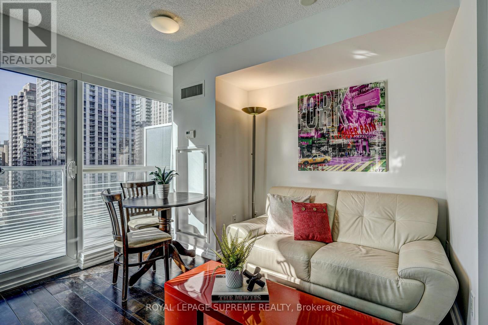 1122 - 386 Yonge Street, Toronto, Ontario  M5B 0A5 - Photo 13 - C12939892