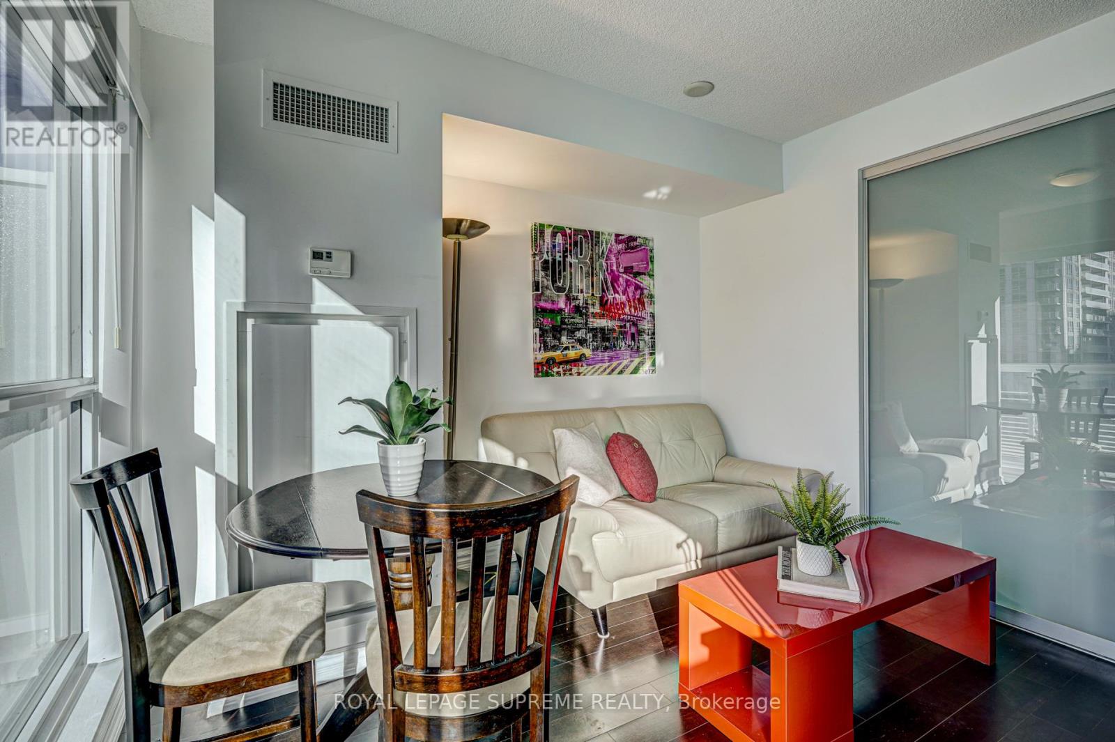 1122 - 386 Yonge Street, Toronto, Ontario  M5B 0A5 - Photo 14 - C12939892