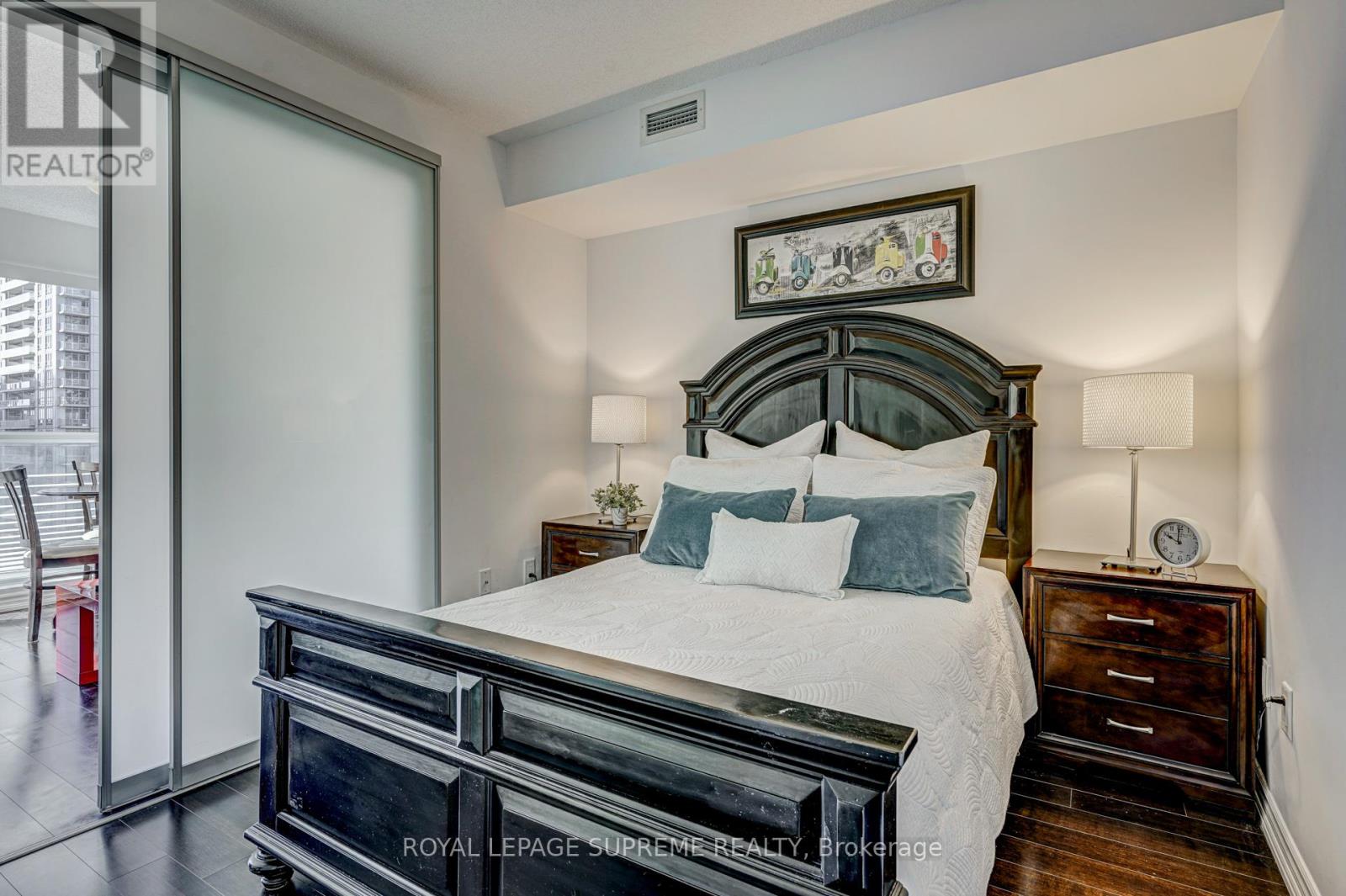 1122 - 386 Yonge Street, Toronto, Ontario  M5B 0A5 - Photo 16 - C12939892