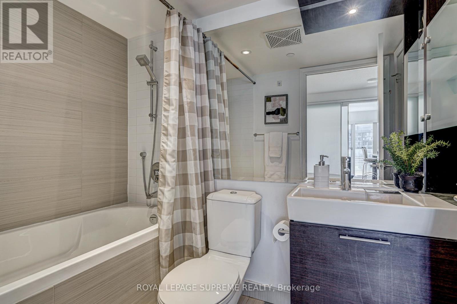 1122 - 386 Yonge Street, Toronto, Ontario  M5B 0A5 - Photo 17 - C12939892