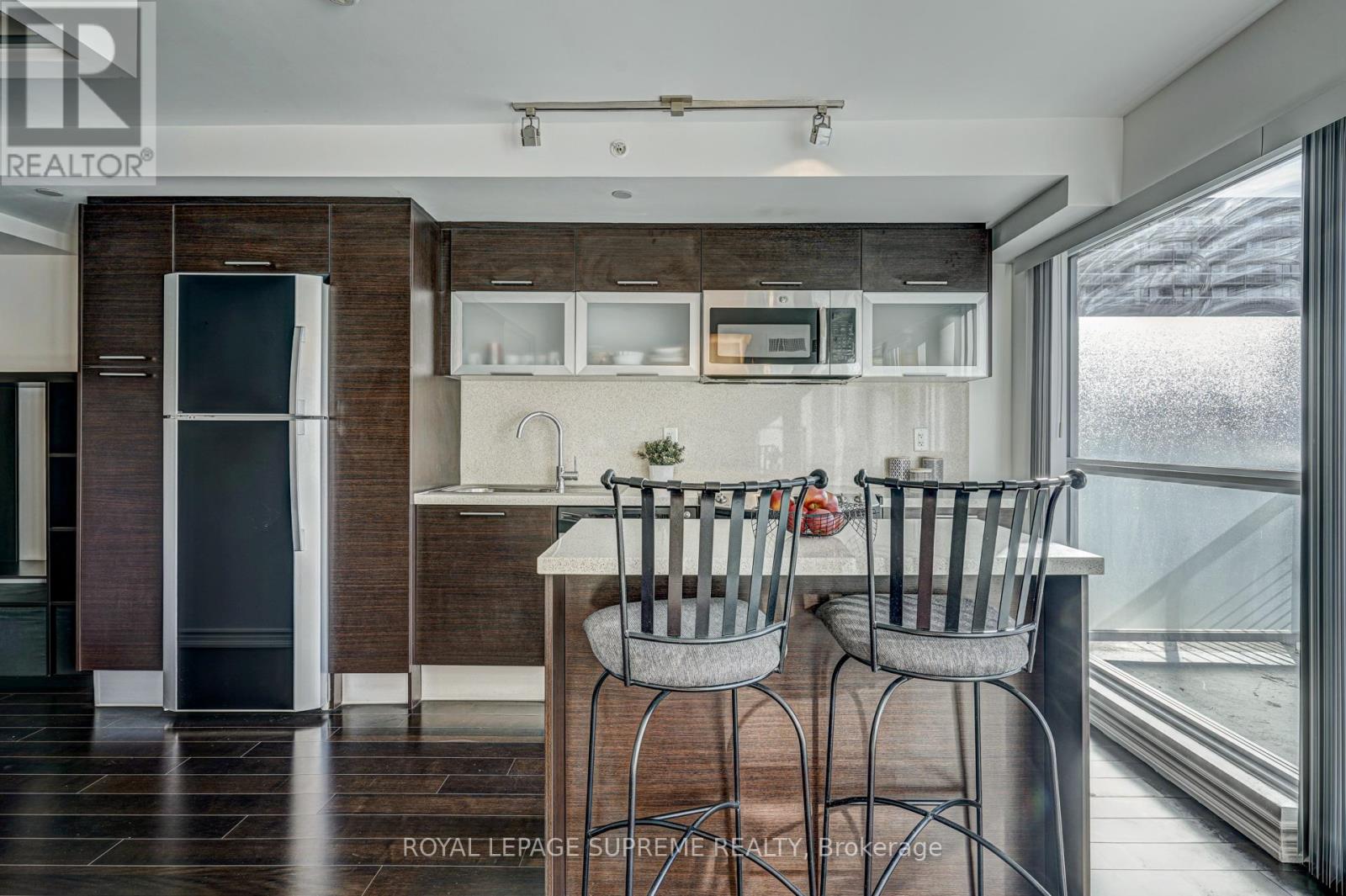 1122 - 386 Yonge Street, Toronto, Ontario  M5B 0A5 - Photo 8 - C12939892