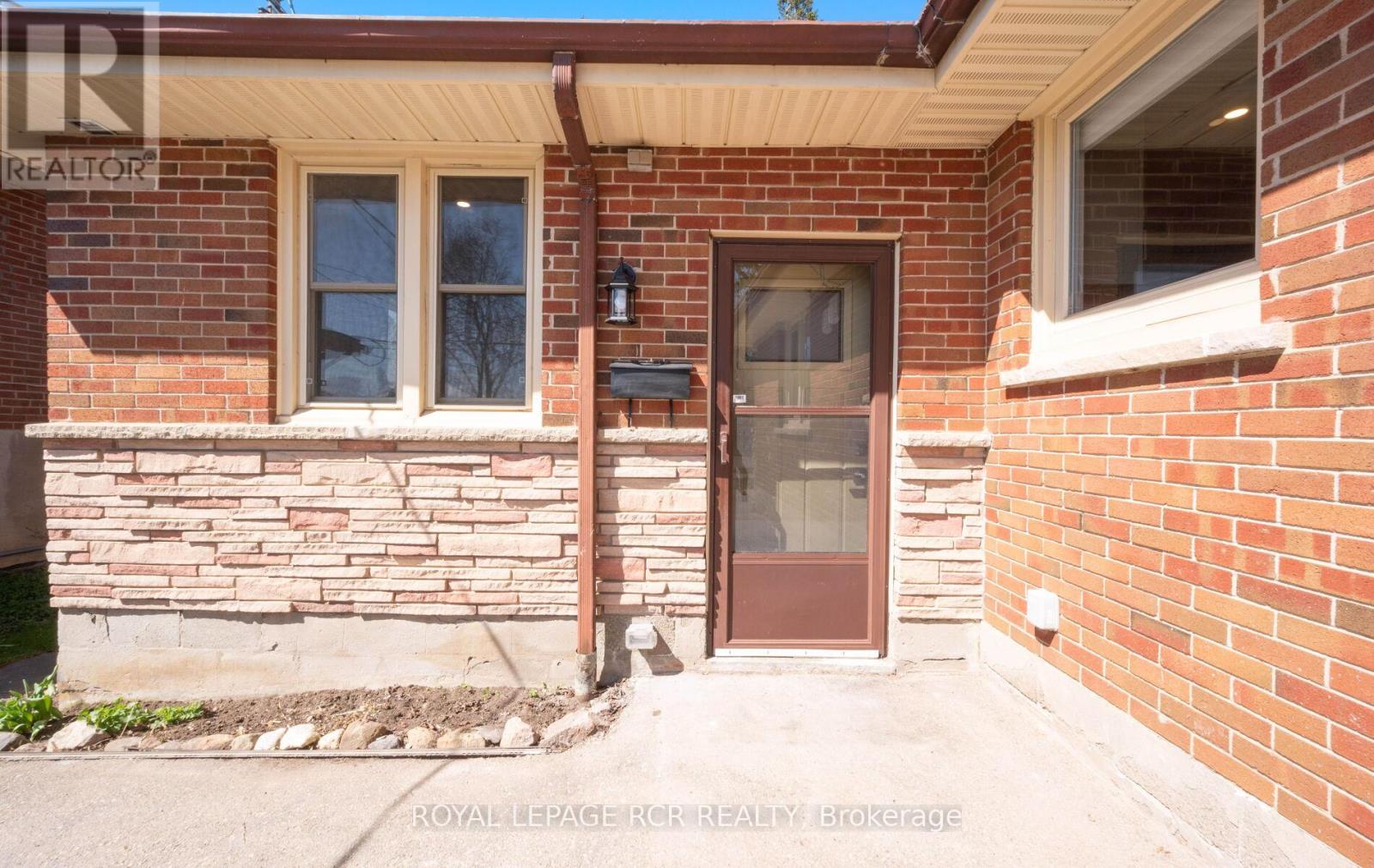 10 Faulkner Street, Orangeville, Ontario  L9W 2G3 - Photo 2 - W12661298