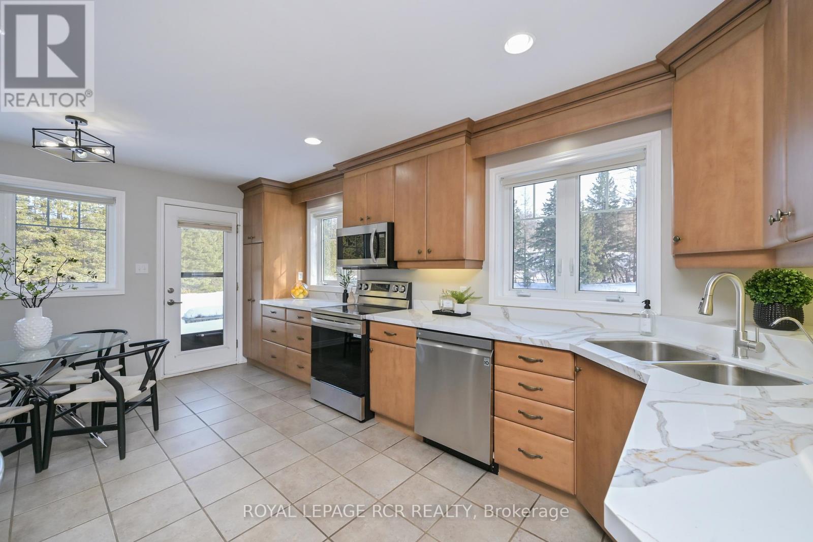 2863 Concession Rd 3, Adjala-Tosorontio, Ontario  L0N 1P0 - Photo 8 - N12839524