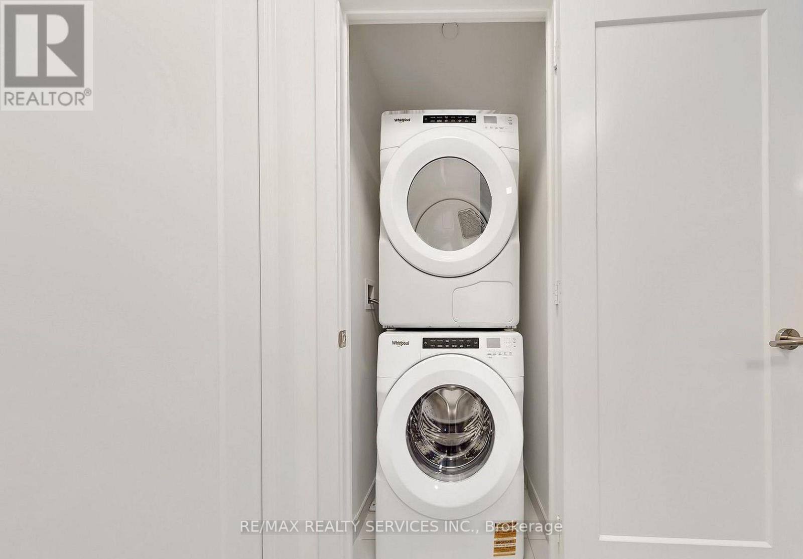 1405 - 60 Central Park Road Way, Toronto, Ontario M9A 3K1 - Photo 4 - W12939222