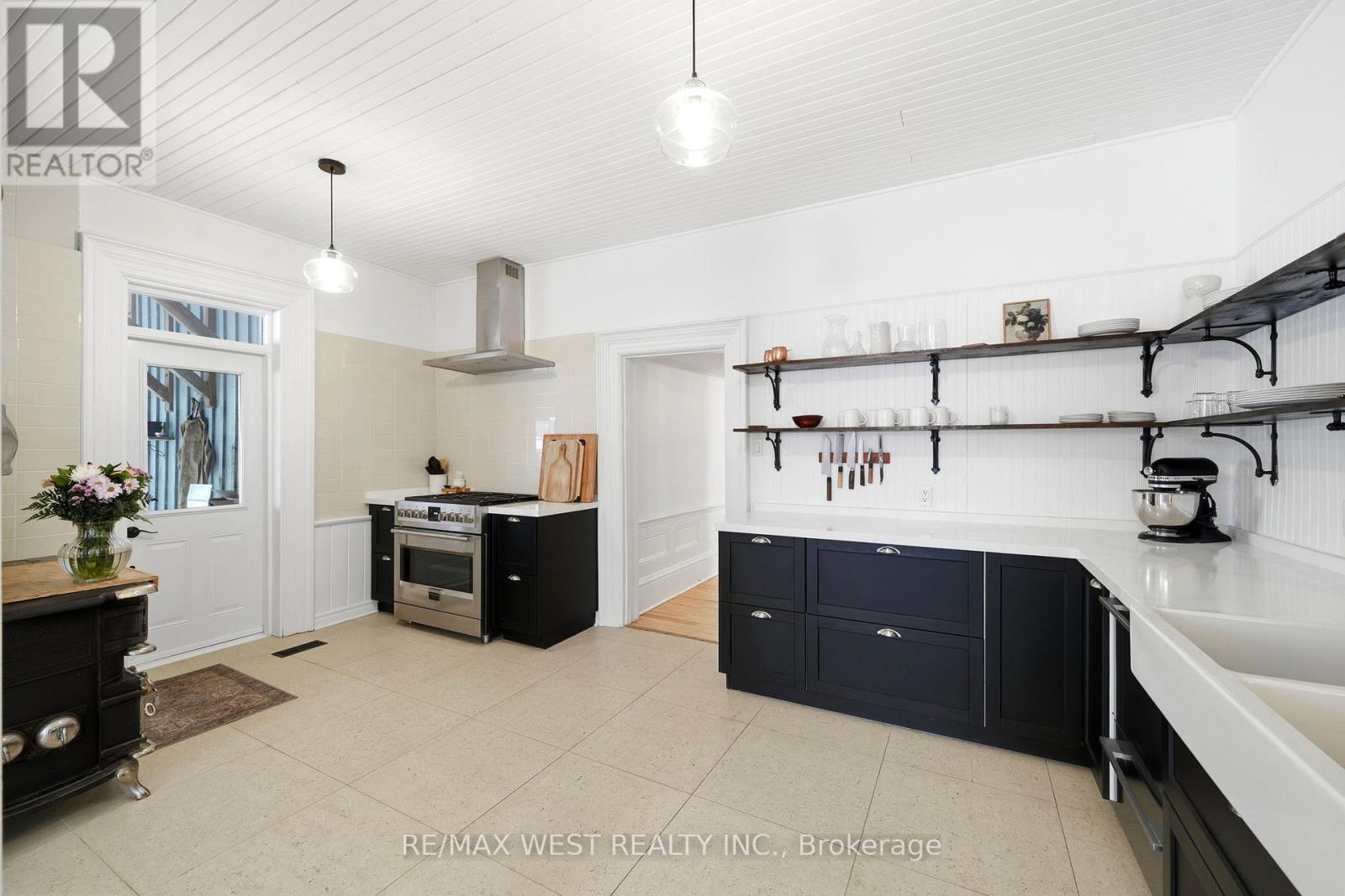 5994 Concession Rd 2, Adjala-Tosorontio, Ontario  L0M 1J0 - Photo 7 - N12939818