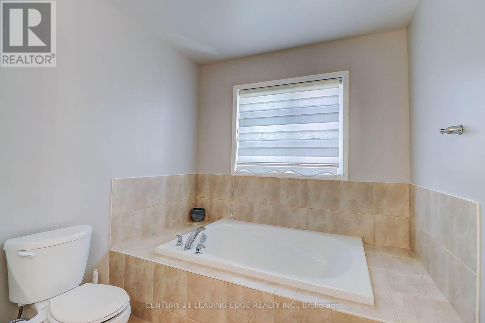 155 Webb Street, Bradford West Gwillimbury, Ontario  L3Z 0B9 - Photo 29 - N12939872