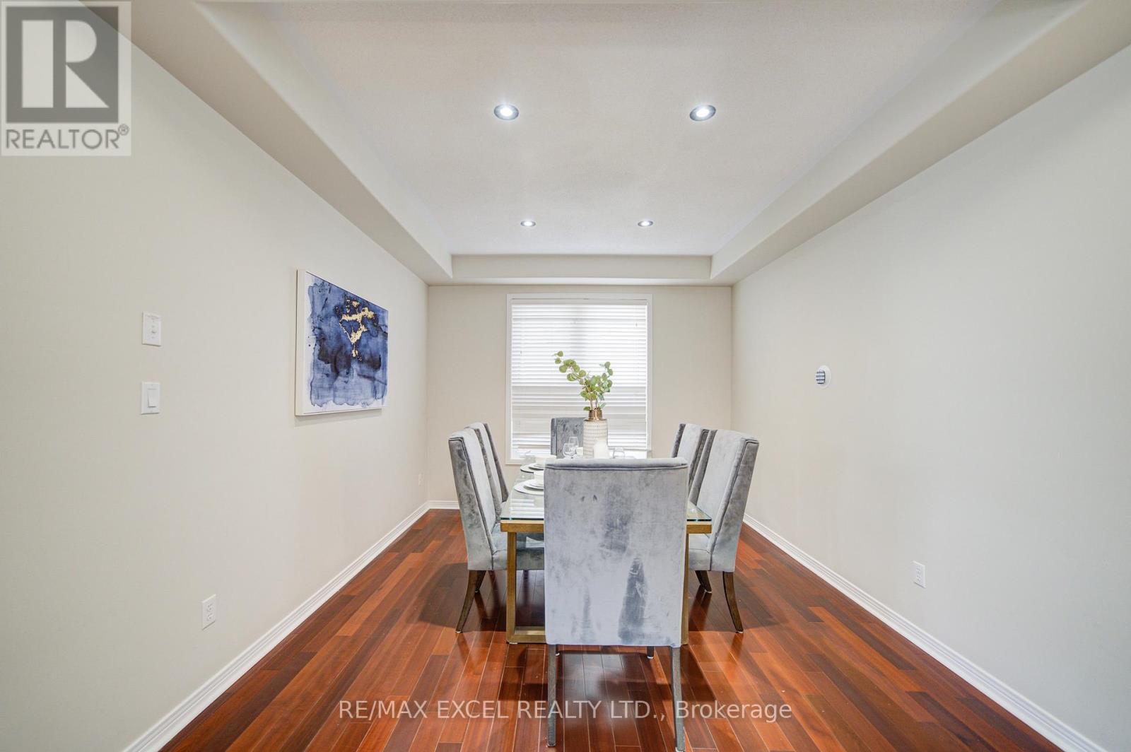 8 Hollylane Drive, Markham, Ontario  L6C 2K1 - Photo 12 - N12939880