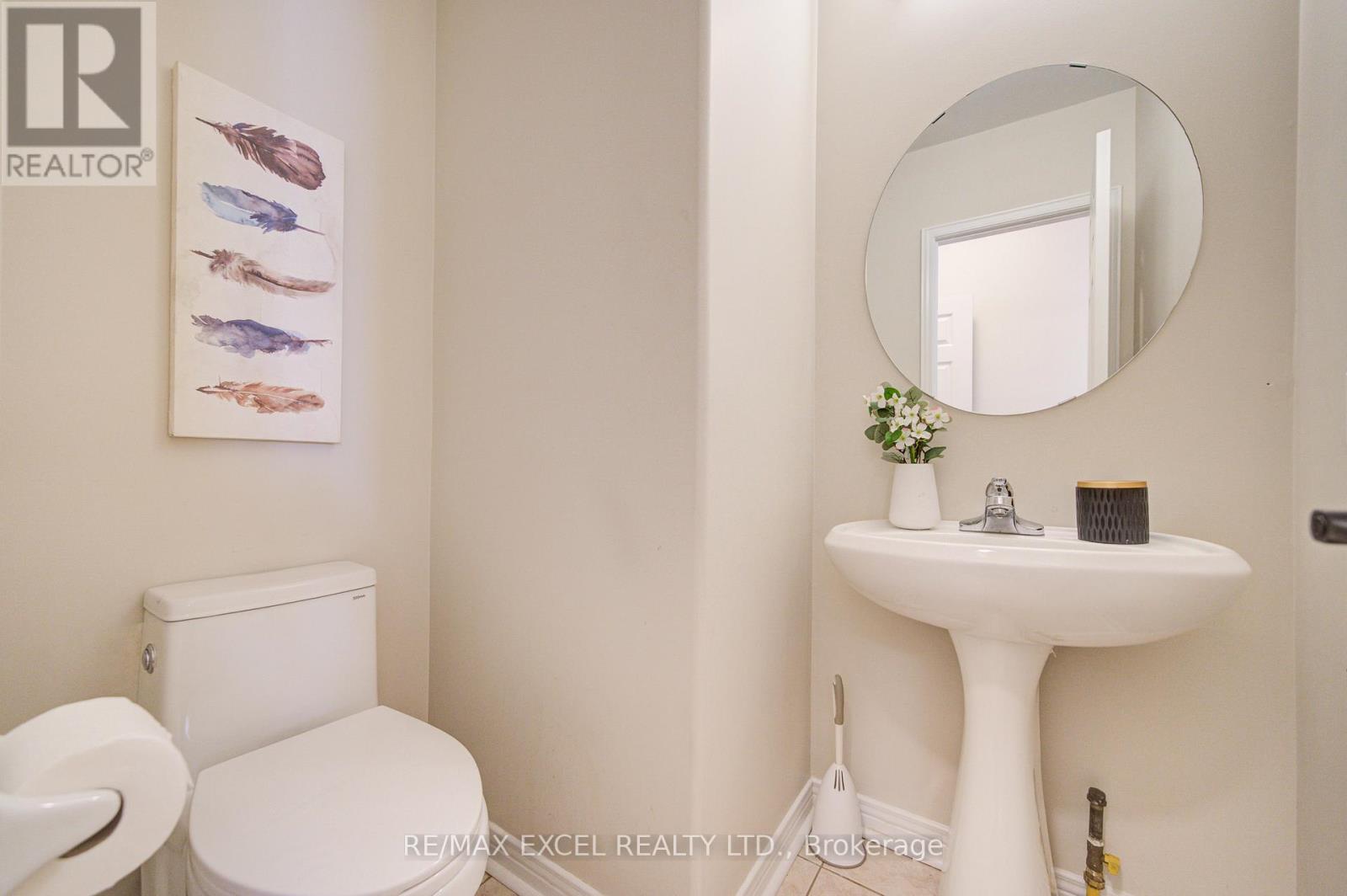 8 Hollylane Drive, Markham, Ontario  L6C 2K1 - Photo 25 - N12939880