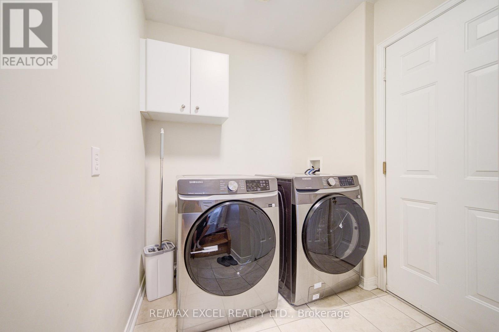 8 Hollylane Drive, Markham, Ontario  L6C 2K1 - Photo 26 - N12939880