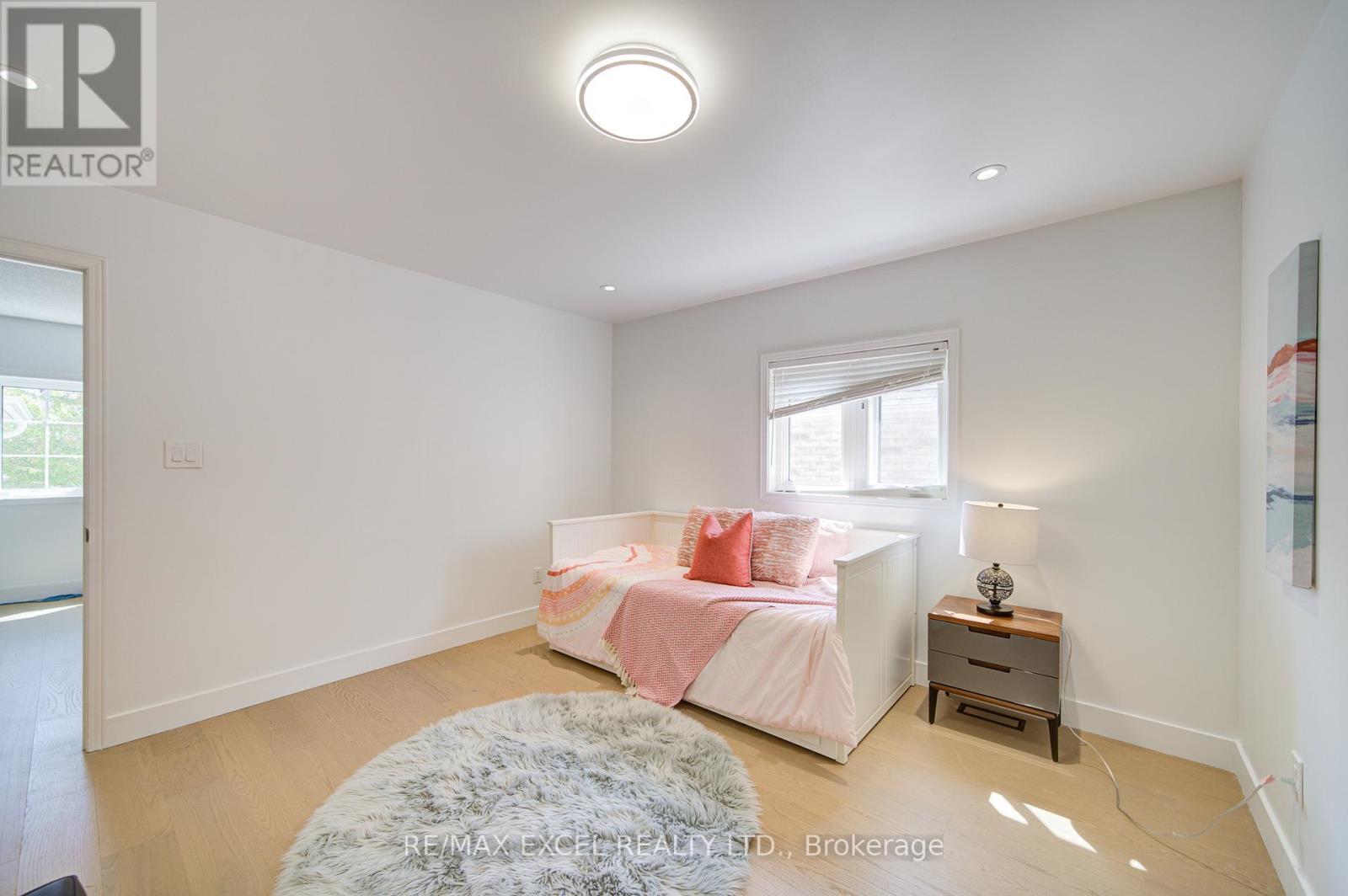 8 Hollylane Drive, Markham, Ontario  L6C 2K1 - Photo 32 - N12939880