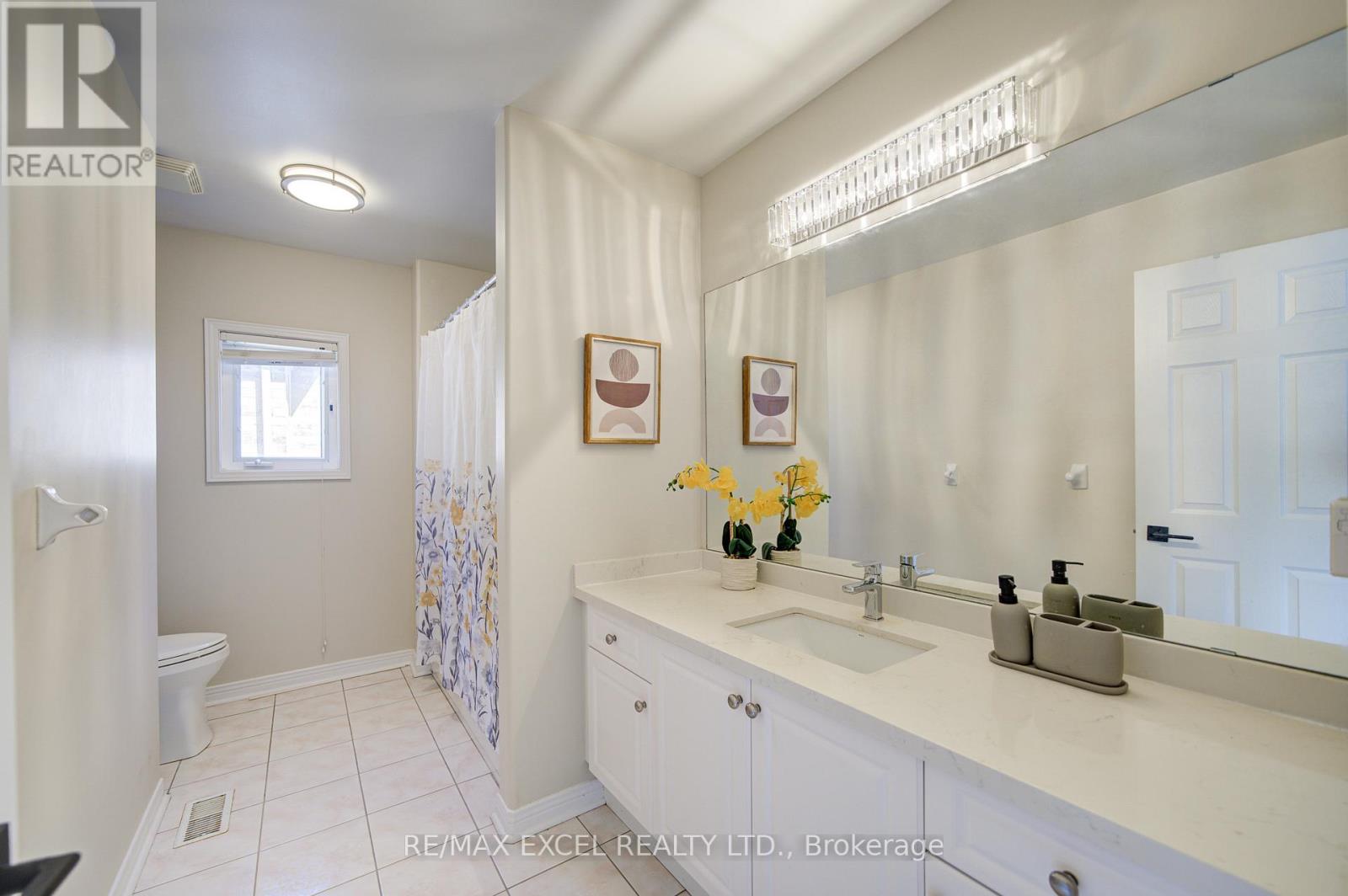 8 Hollylane Drive, Markham, Ontario  L6C 2K1 - Photo 37 - N12939880