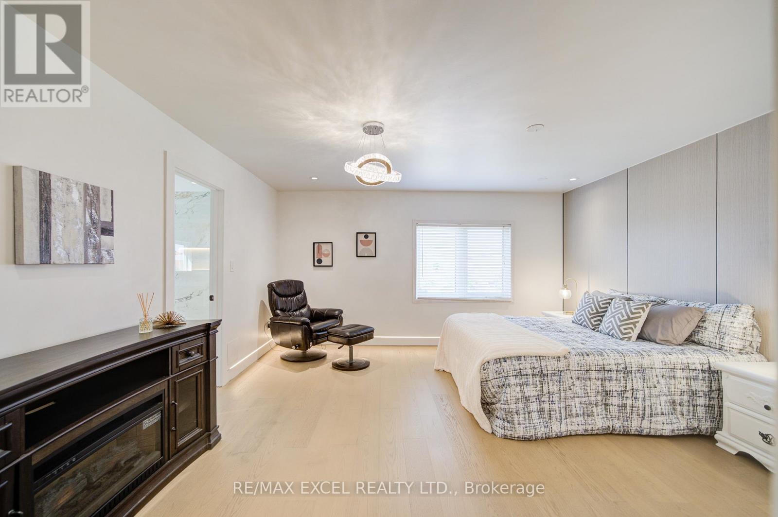 8 Hollylane Drive, Markham, Ontario  L6C 2K1 - Photo 40 - N12939880