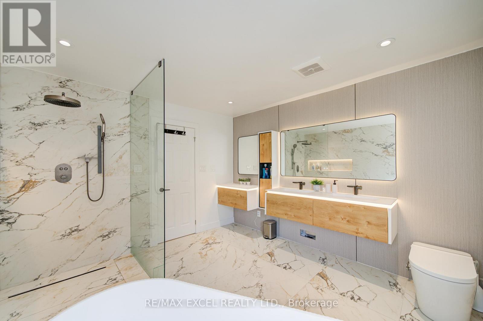 8 Hollylane Drive, Markham, Ontario  L6C 2K1 - Photo 45 - N12939880